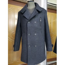 Мъжко двуредно вълнено палто с ватиран хастар